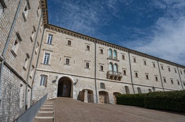 Montecassino Manastırı, Lazio 'da Montecassino' nun tepesinde yer alan bir Benedictine manastırıdır. Santa Scolastica manastırı ile birlikte İtalya 'nın en eski manastırıdır..