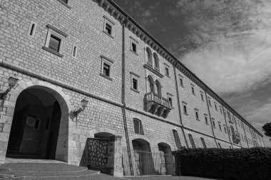 Montecassino Manastırı, Lazio 'da Montecassino' nun tepesinde yer alan bir Benedictine manastırıdır. Santa Scolastica manastırı ile birlikte İtalya 'nın en eski manastırıdır..