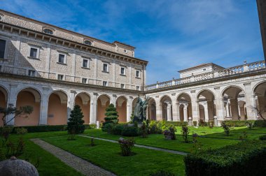 Montecassino Manastırı, Lazio 'da Montecassino' nun tepesinde yer alan bir Benedictine manastırıdır. Santa Scolastica manastırı ile birlikte İtalya 'nın en eski manastırıdır..
