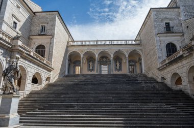 Montecassino Manastırı, Lazio 'da Montecassino' nun tepesinde yer alan bir Benedictine manastırıdır. Santa Scolastica manastırı ile birlikte İtalya 'nın en eski manastırıdır..