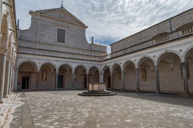 Montecassino Manastırı, Lazio 'da Montecassino' nun tepesinde yer alan bir Benedictine manastırıdır. Santa Scolastica manastırı ile birlikte İtalya 'nın en eski manastırıdır..