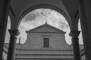 Montecassino Manastırı, Lazio 'da Montecassino' nun tepesinde yer alan bir Benedictine manastırıdır. Santa Scolastica manastırı ile birlikte İtalya 'nın en eski manastırıdır..