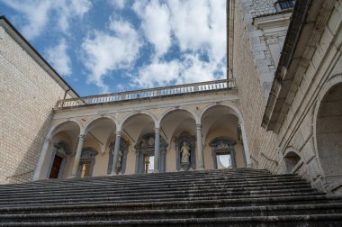 Montecassino Manastırı, Lazio 'da Montecassino' nun tepesinde yer alan bir Benedictine manastırıdır. Santa Scolastica manastırı ile birlikte İtalya 'nın en eski manastırıdır..