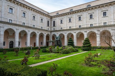 Montecassino Manastırı, Lazio 'da Montecassino' nun tepesinde yer alan bir Benedictine manastırıdır. Santa Scolastica manastırı ile birlikte İtalya 'nın en eski manastırıdır..