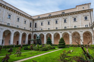 Montecassino Manastırı, Lazio 'da Montecassino' nun tepesinde yer alan bir Benedictine manastırıdır. Santa Scolastica manastırı ile birlikte İtalya 'nın en eski manastırıdır..