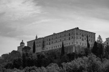 Montecassino Manastırı, Lazio 'da Montecassino' nun tepesinde yer alan bir Benedictine manastırıdır. Santa Scolastica manastırı ile birlikte İtalya 'nın en eski manastırıdır..