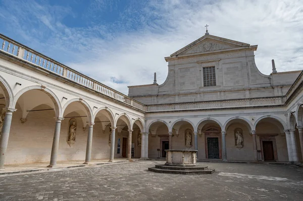 Abadía Montecassino Monasterio Benedictino Situado Cima Montecassino Lacio Monasterio Más — Foto de Stock