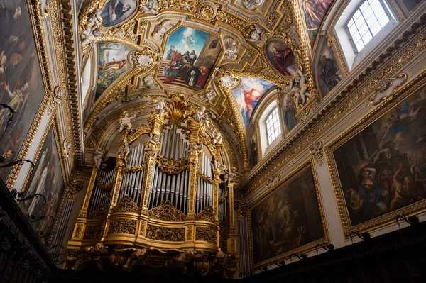 Montecassino Manastırı, Lazio 'da Montecassino' nun tepesinde yer alan bir Benedictine manastırıdır. Santa Scolastica manastırı ile birlikte İtalya 'nın en eski manastırıdır..
