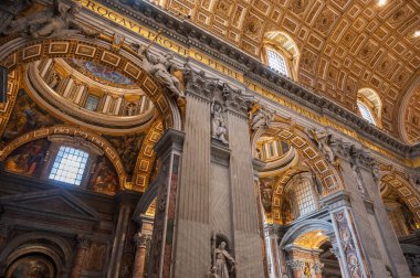 Vatikan 'da Aziz Peter Meydanı' nda bulunan Katolik bazilikası. İtalyan sanatının bir başyapıtıdır ve Roma 'nın simgelerinden biridir..