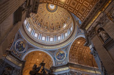 Vatikan 'da Aziz Peter Meydanı' nda bulunan Katolik bazilikası. İtalyan sanatının bir başyapıtıdır ve Roma 'nın simgelerinden biridir..