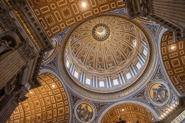 stock image Is a Catholic basilica located in St. Peter's Square in the Vatican City state; it is a masterpiece of Italian art and one of the symbols of Rome, of which it dominates the panorama.