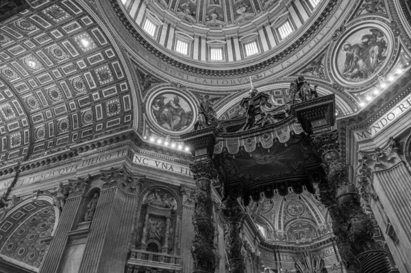 Католическая Базилика Расположенная Площади Святого Петра Штате Ватикан Является Шедевром — стоковое фото