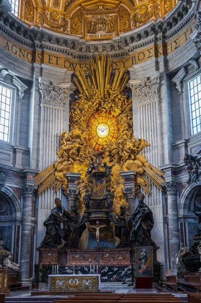 Katolická Bazilika Nacházející Náměstí Petra Vatikánském Městském Státě Mistrovským Dílem — Stock fotografie
