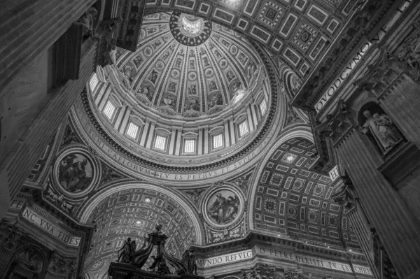 Ist Eine Katholische Basilika Auf Dem Petersplatz Staat Der Vatikanstadt — Stockfoto
