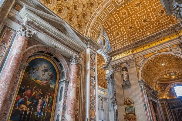 Katolická Bazilika Nacházející Náměstí Petra Vatikánském Městském Státě Mistrovským Dílem — Stock fotografie