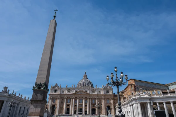 Egy Katolikus Bazilika Található Szent Péter Téren Vatikánváros Állam Egy — Stock Fotó