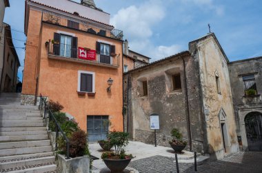 Fornelli, İtalya 'nın Molise bölgesinin Isernia iline bağlı 1883 nüfuslu belediyesi. İtalya 'nın en güzel köylerinin bir parçasıdır..