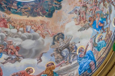 Isernia, Molise. Havari Aziz Petrus Katedrali, Isernia şehrinin en önemli Katolik binasıdır..
