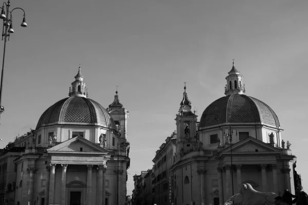 Bliźniacze Kościoły Piazza Del Popolo Santa Maria Montesanto Lub Chiesa — Zdjęcie stockowe