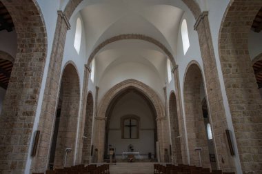 Rocchetta a Volturno, Isernia, Molise. S. Vincenzo al Volturno 'dan Benedictine Manastırı. Benedictine Manastırı, Yukarı Volturno Vadisi 'nde, Isernia ili bölgesinde yer alır..