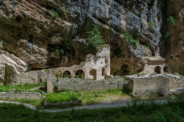 stock image The abbey of San Martino in Valle is a ruined Benedictine abbey near the Gole di Fara San Martino in Fara San Martino in the province of Chieti. The first sources date back to the year 829.