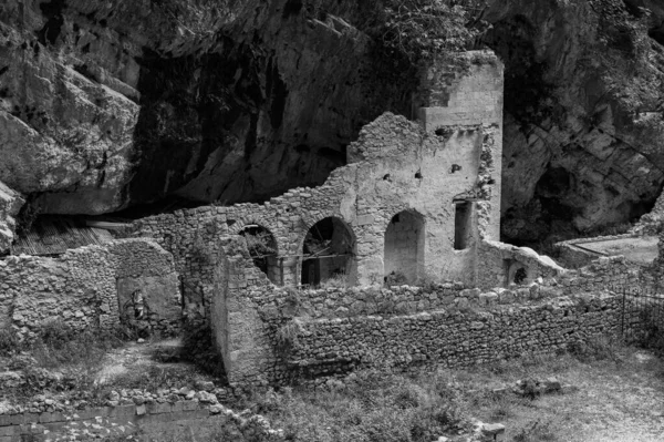 Opatství San Martino Valle Zničené Benediktinské Opatství Poblíž Gole Fara — Stock fotografie