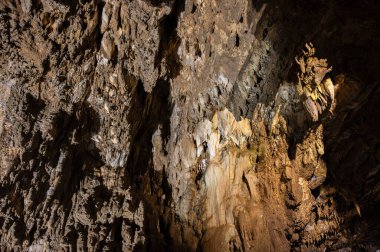 Stiffe mağaraları, San Demetrio ne 'Vestini belediyesinin Stiffe yakınlarındaki Sirente-Velino doğal parkında yer alan bir karst mağara kompleksidir.