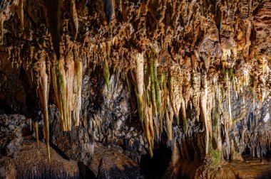 Stiffe mağaraları, San Demetrio ne 'Vestini belediyesinin Stiffe yakınlarındaki Sirente-Velino doğal parkında yer alan bir karst mağara kompleksidir.