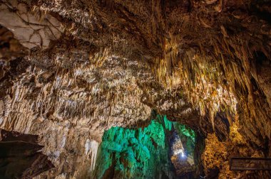 Stiffe mağaraları, San Demetrio ne 'Vestini belediyesinin Stiffe yakınlarındaki Sirente-Velino doğal parkında yer alan bir karst mağara kompleksidir.