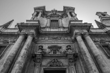 Kilise ve hastane, 1320 yılında Compenitenti kardeşliği tarafından kuruldu. İnşaat, Bakire Meryem 'e ithaf edilmiş bir hatip gibi bazı kutsal varlıklar üzerine kurulmuştu.