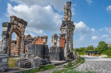 Campanian Amfitiyatrosu, Santa Maria Capua Vetere şehrinde bulunan ve antik Capua ile çakışan Roma amfitiyatrosudur.