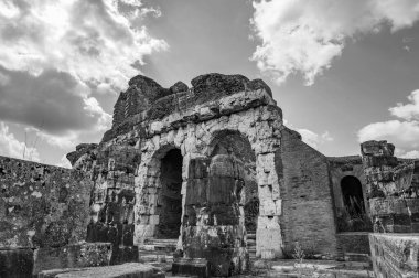 Campanian Amfitiyatrosu, Santa Maria Capua Vetere şehrinde bulunan ve antik Capua ile çakışan Roma amfitiyatrosudur.