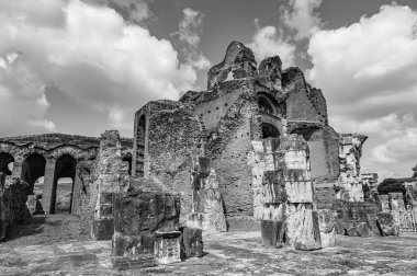 Campanian Amfitiyatrosu, Santa Maria Capua Vetere şehrinde bulunan ve antik Capua ile çakışan Roma amfitiyatrosudur.