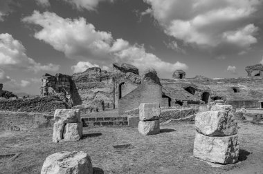 Campanian Amfitiyatrosu, Santa Maria Capua Vetere şehrinde bulunan ve antik Capua ile çakışan Roma amfitiyatrosudur.