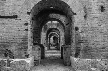 Campanian Amfitiyatrosu, Santa Maria Capua Vetere şehrinde bulunan ve antik Capua ile çakışan Roma amfitiyatrosudur.