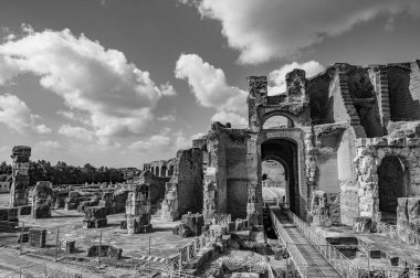 Campanian Amfitiyatrosu, Santa Maria Capua Vetere şehrinde bulunan ve antik Capua ile çakışan Roma amfitiyatrosudur.