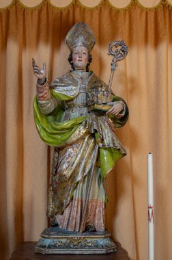 Agnone 'daki Sant' Emidio Kilisesi, on dördüncü yüzyılın Agnonez heykel sanatının görkemli bir ifadesidir.