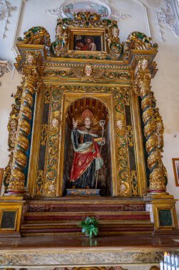 Agnone 'daki Sant' Emidio Kilisesi, on dördüncü yüzyılın Agnonez heykel sanatının görkemli bir ifadesidir.