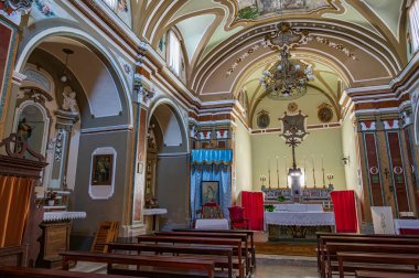 Çok basit bir kilise, ortaçağ kökenli ama 18. yüzyılda yeniden biçimlendirilmiş. 1083 yılında San Nicola Kilisesi 'nden önceki Giovanni' ye Sangro Gualtiero Borrello Kontu tarafından atandı..