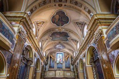 Annunziata ya da del Carmelo Kilisesi 1505 yılında inşa edilmiştir ve Filipinli Ataların Antik Manastırı 'na bitişiktir..