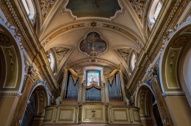 Annunziata ya da del Carmelo Kilisesi 1505 yılında inşa edilmiştir ve Filipinli Ataların Antik Manastırı 'na bitişiktir..