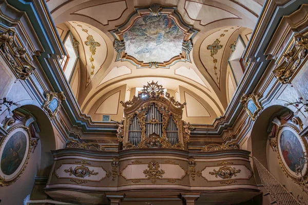 Небольшая Драгоценная Церковь Сан Джакомо Апостоло Называемая Святой Троицей Построенная — стоковое фото