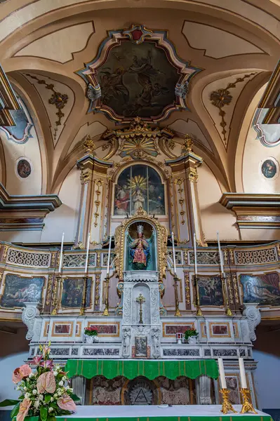 Die Kleine Aber Wertvolle Kirche San Giacomo Apostolo Auch Dreifaltigkeitskirche — Stockfoto