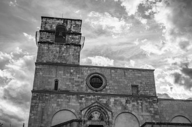 Kilise 13. yüzyılda inşa edildi. 1902 'de ulusal bir anıt ilan edildi. İkinci Dünya Savaşı sırasında savaş olayları büyük hasara yol açtı..