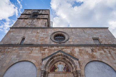 Kilise 13. yüzyılda inşa edildi. 1902 'de ulusal bir anıt ilan edildi. İkinci Dünya Savaşı sırasında savaş olayları büyük hasara yol açtı..