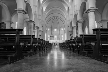 Kutsanmış Bakire Meryem 'in Varsayımı Fransisken Manastırı, İroki Brijeg' de, Hersek 'te bulunuyor.. 