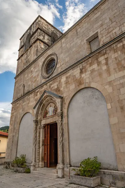 Kilise 13. yüzyılda inşa edildi. 1902 'de ulusal bir anıt ilan edildi. İkinci Dünya Savaşı sırasında savaş olayları büyük hasara yol açtı..