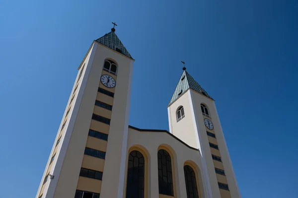 stock image The Parish Church of St. James is the main place of worship in Medjugorje, the place in Bosnia-Herzegovina famous for the apparitions of the Virgin Mary.