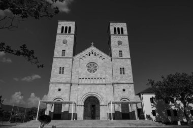 Kutsanmış Bakire Meryem 'in Varsayımı Fransisken Manastırı, İroki Brijeg' de, Hersek 'te bulunuyor.. 