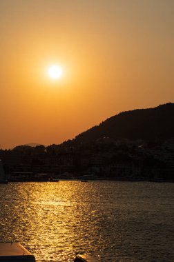 Dalmaçya kıyısındaki bir Hırvat kenti olan Spalato, 4. yüzyılda inşa edilmiş olan plajları ve Diocletian Sarayı ile ünlü..